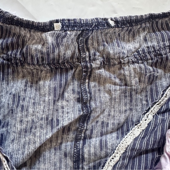 Oli & Hali Blue White Floral Ruffle trim button down xl - Picture 3 of 11